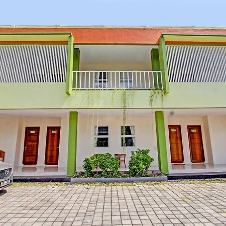 Capital O 91384 Rintaka Residence Senggigi Εξωτερικό φωτογραφία